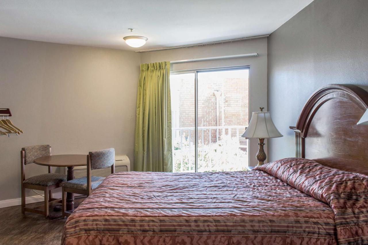 Econo Lodge Gorman מראה חיצוני תמונה